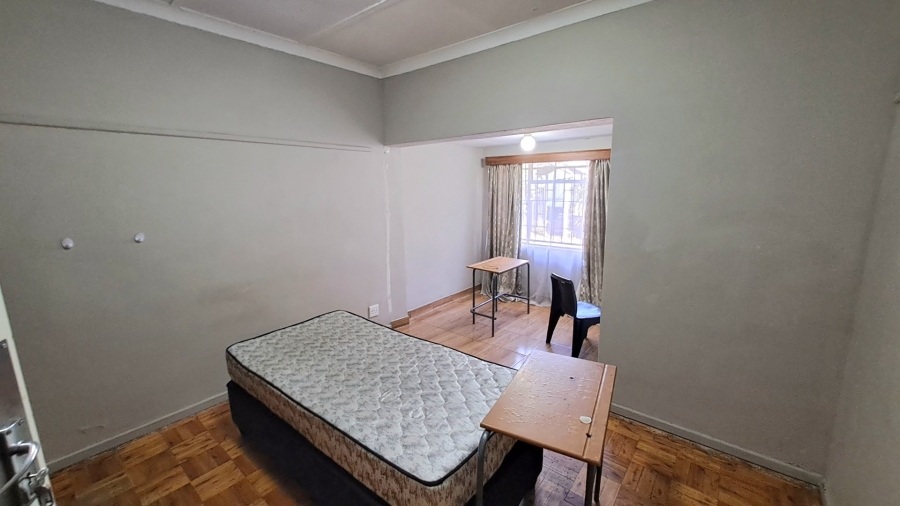 7 Bedroom Property for Sale in Willows Free State